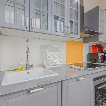 2 Bedroom Centre With Netflix * Paris