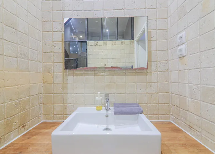 Apartment 2 Bedroom Centre With Netflix Paris